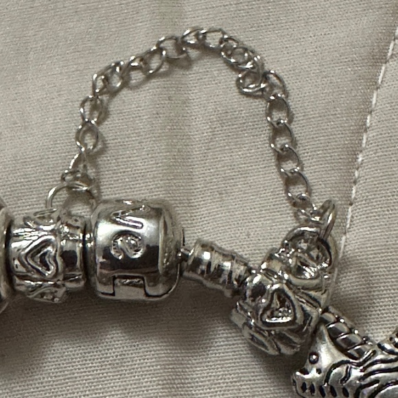 Handmade- NWOT –925 silver plated charm bracelet. Black/pnk beads variety charms - Picture 3 of 14